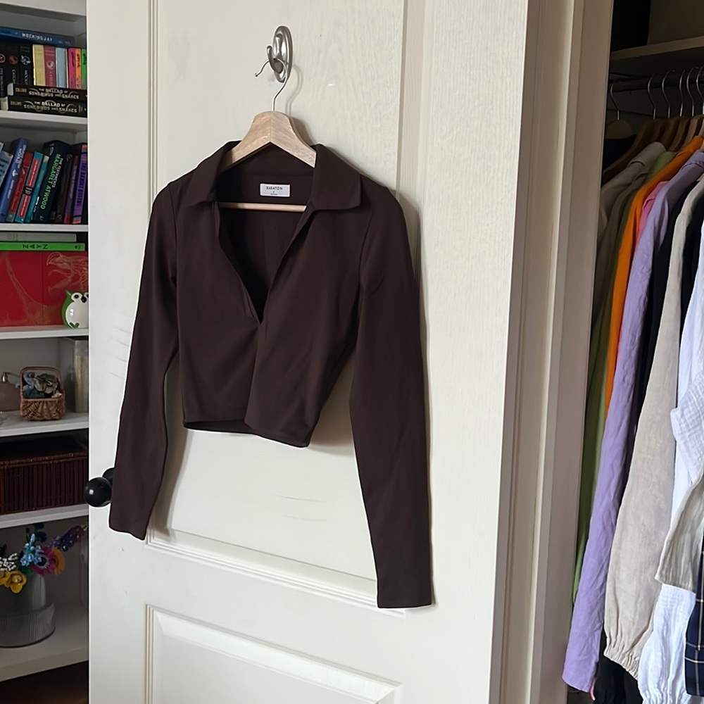 BNWOT aritzia cropped contour polo shirt in size S 🤎 - Picture 2 of 6